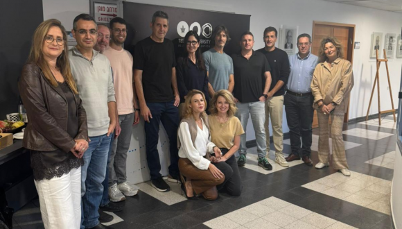 חברי וחברות הוועד המייעץ לארגון בוגרות ובוגרי אוניברסיטת תל אביב קיימו מפגש סיכום שנה בקמפוס האוניברסיטה חברי וחברות הוועד המייעץ לארגון בוגרות ובוגרי אוניברסיטת תל אביב קיימו מפגש סיכום שנה בקמפוס האוניברסיטה